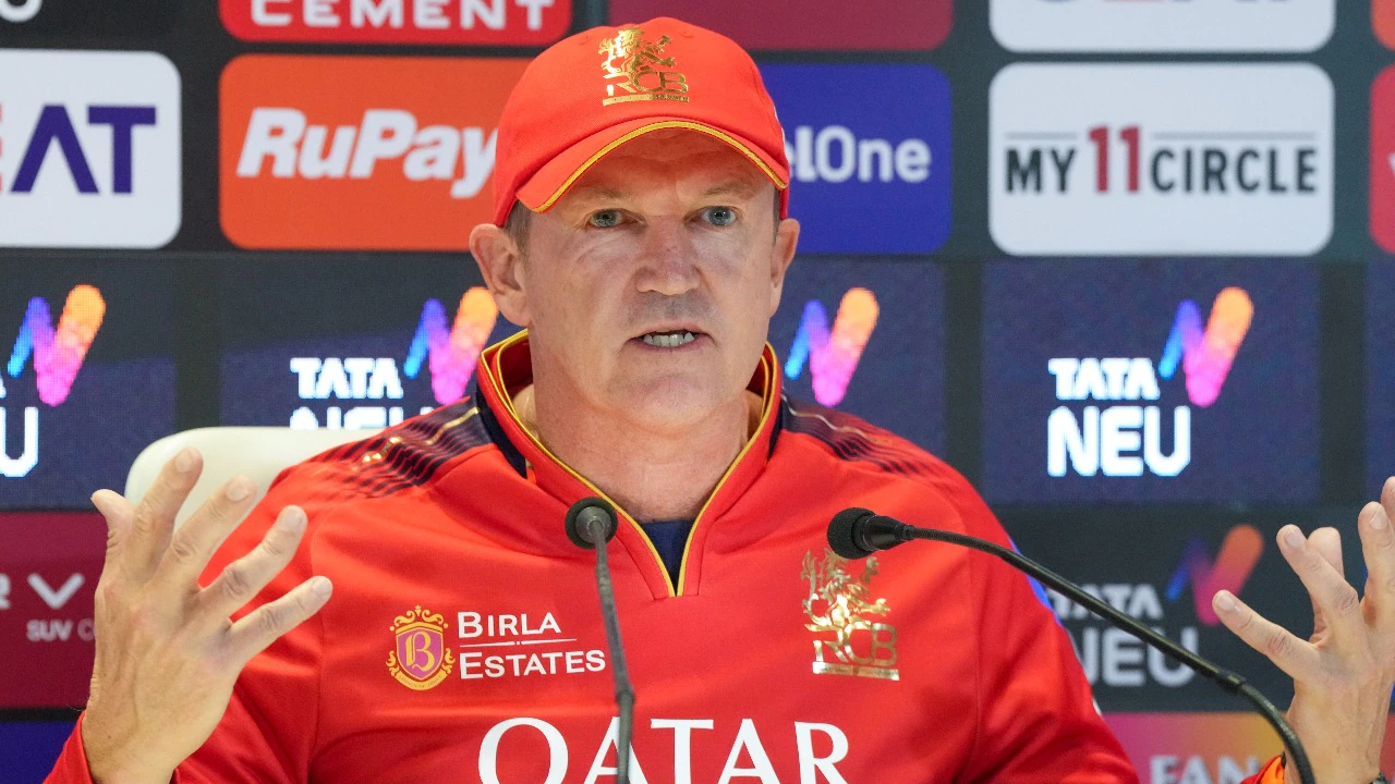 Karthik Rules Out Andy Flower for England Job Karthik Rules Out Andy Flower for England Job