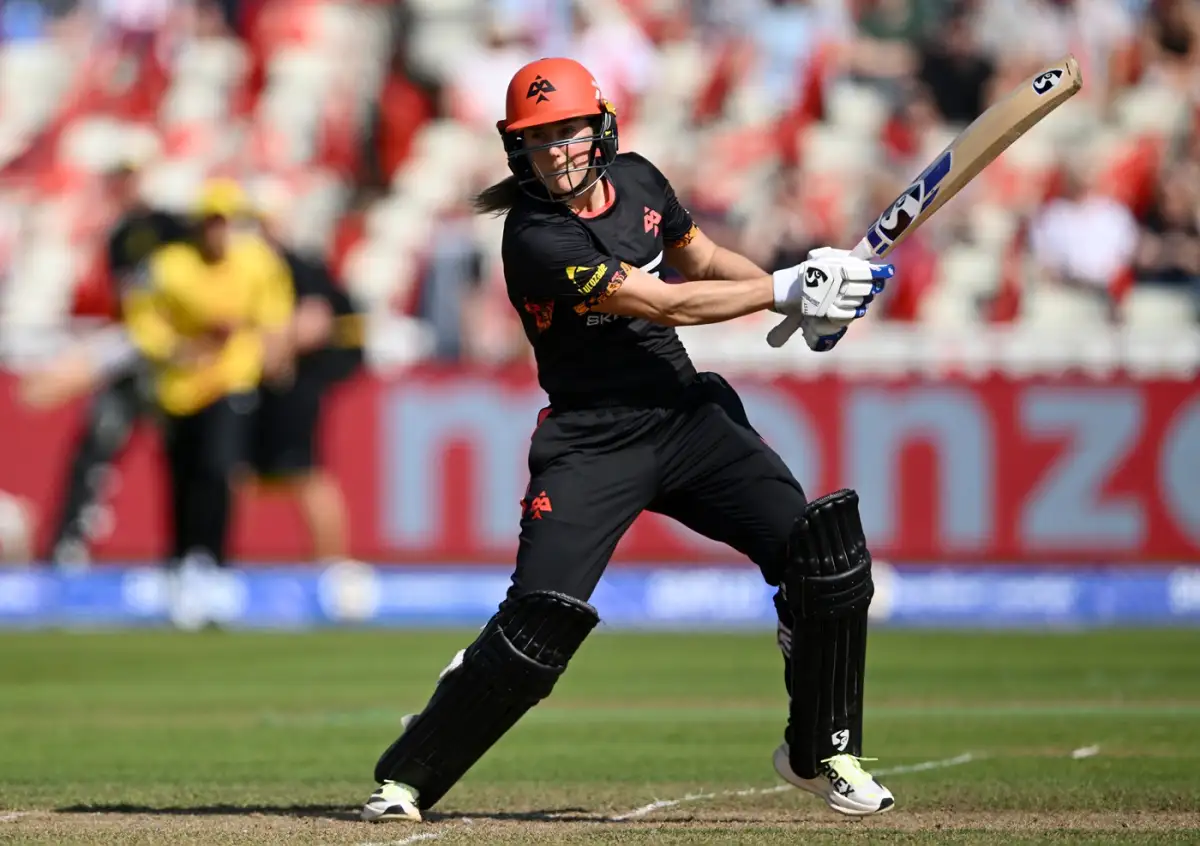 Ellyse Perry Seals Birmingham Phoenix’s First Win Ellyse Perry Seals Birmingham Phoenix’s First Win