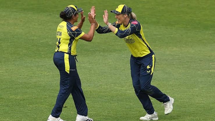 Georgia Adams Extends Hampshire Women Stay With New Contract